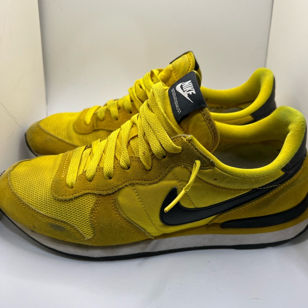Nike Internationalist Yellow with Black - M8.5 - Picture 4 of 6